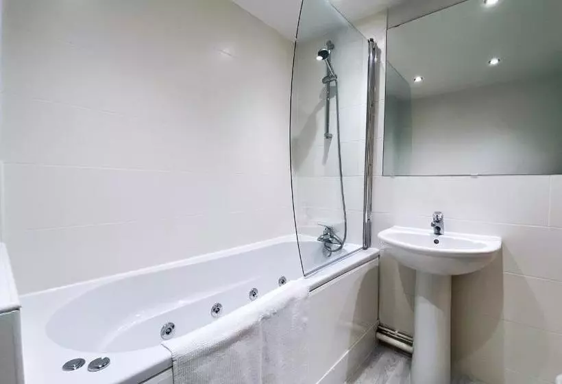 Hotelli Ur Stay Apartments Leicester