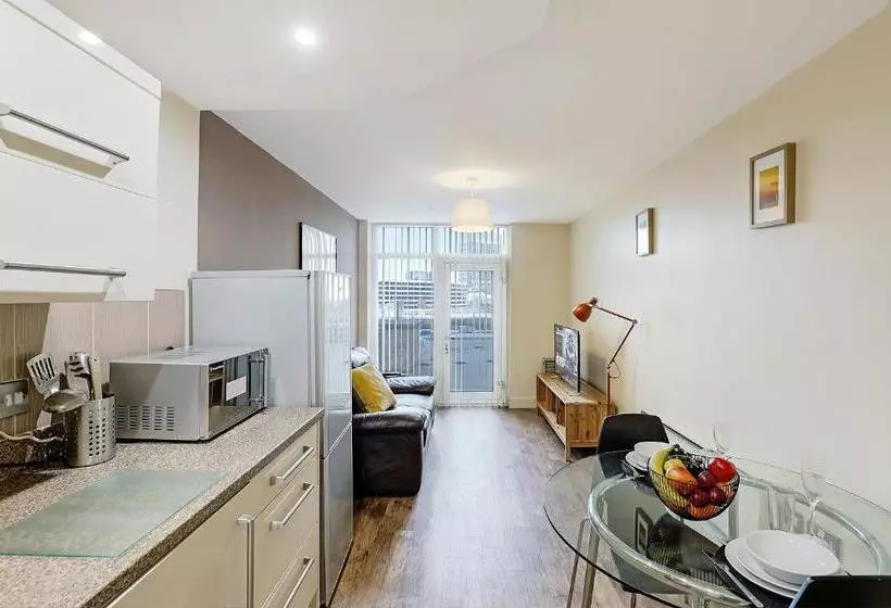 Hotelli Ur Stay Apartments Leicester