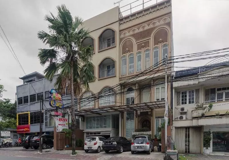 ペンション Reddoorz @ Jalan Bendungan Hilir