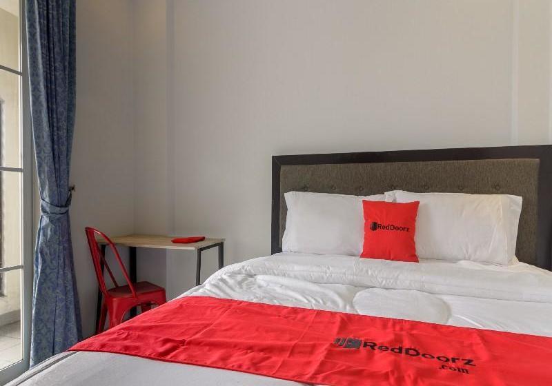بنسيون Reddoorz @ Jalan Bendungan Hilir
