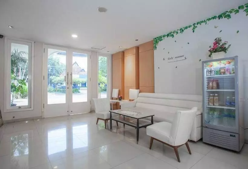 Majatalo Reddoorz Plus @ Idjen Boulevard Malang