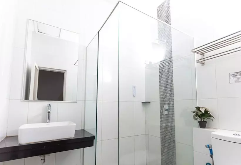 Majatalo Reddoorz Plus @ Idjen Boulevard Malang