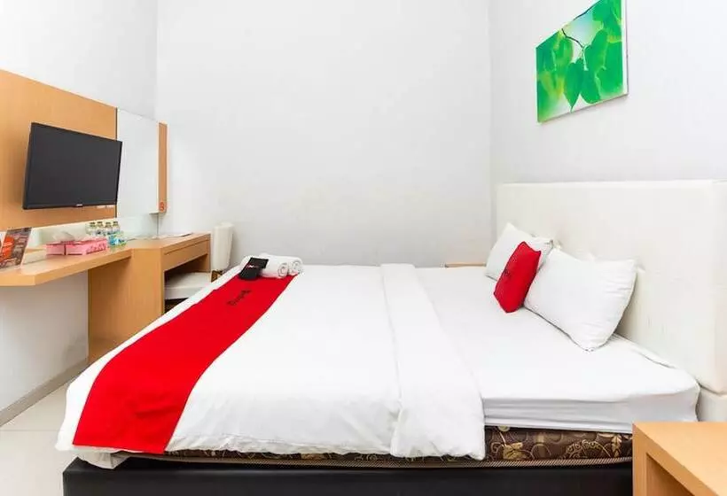 Majatalo Reddoorz Plus @ Idjen Boulevard Malang