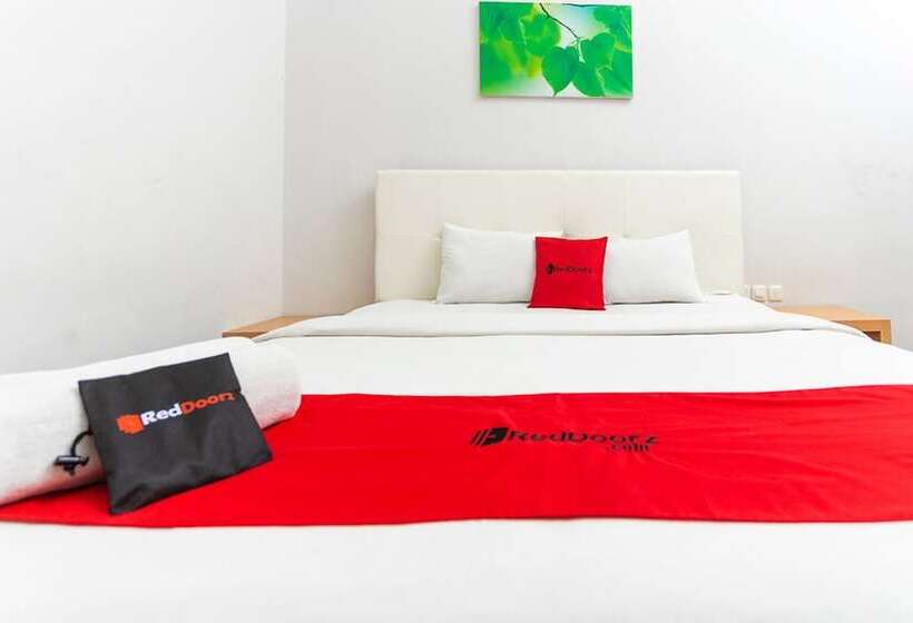 بنسيون Reddoorz Plus @ Idjen Boulevard Malang