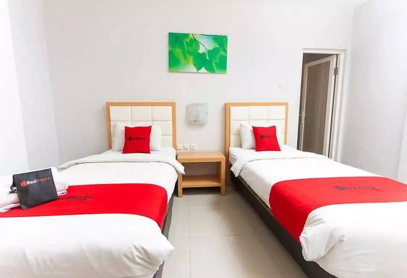 Majatalo Reddoorz Plus @ Idjen Boulevard Malang