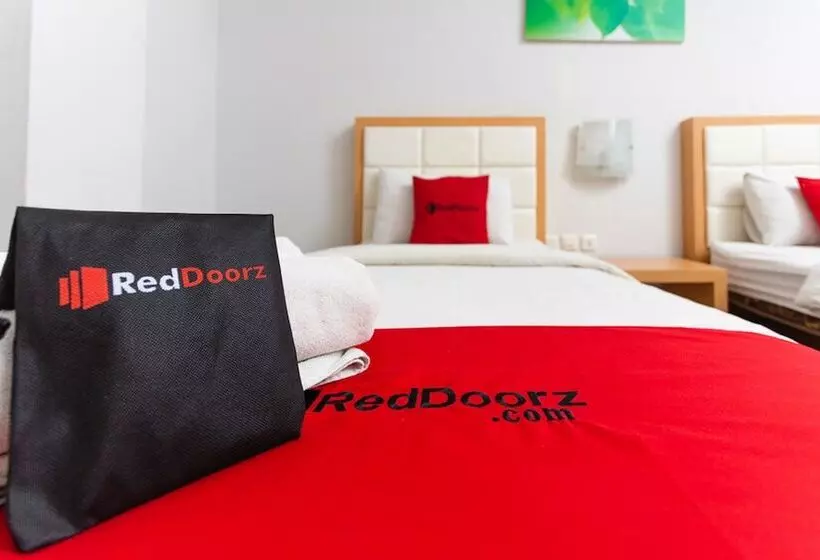 Majatalo Reddoorz Plus @ Idjen Boulevard Malang