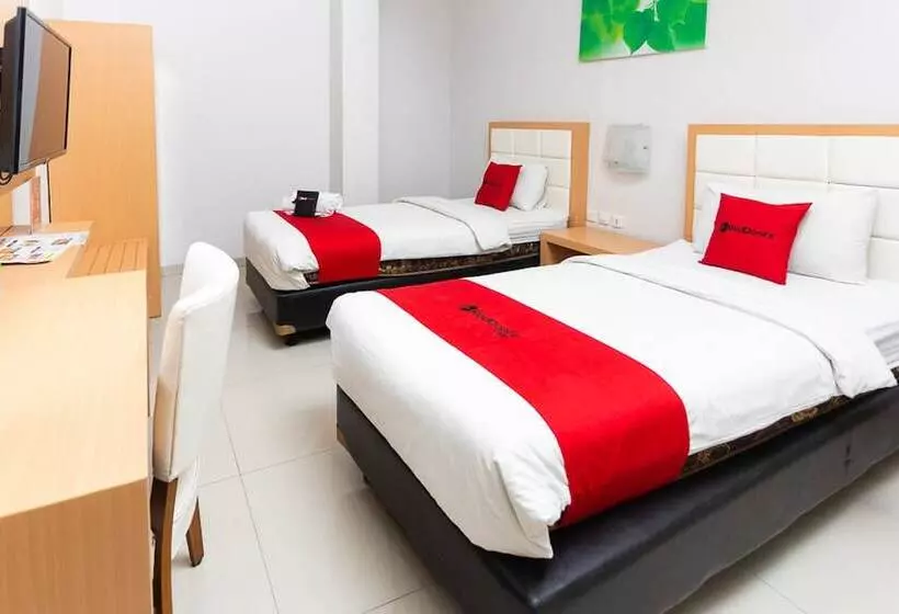 Majatalo Reddoorz Plus @ Idjen Boulevard Malang