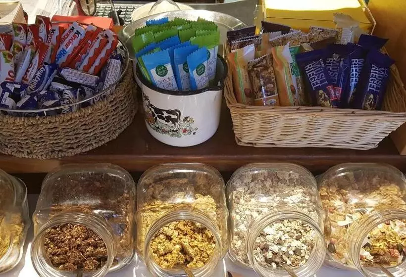 Schillers Hotel & Café   Garni