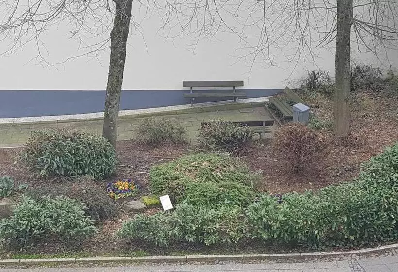 Schillers Hotel & Café   Garni