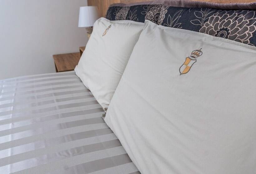 تختخواب و صبحانه La Dimora Della Leonessa