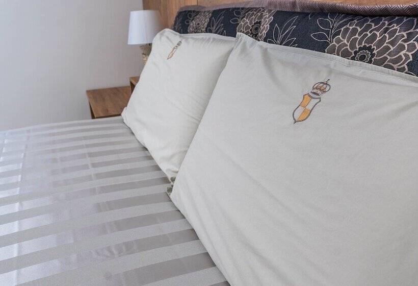 تختخواب و صبحانه La Dimora Della Leonessa