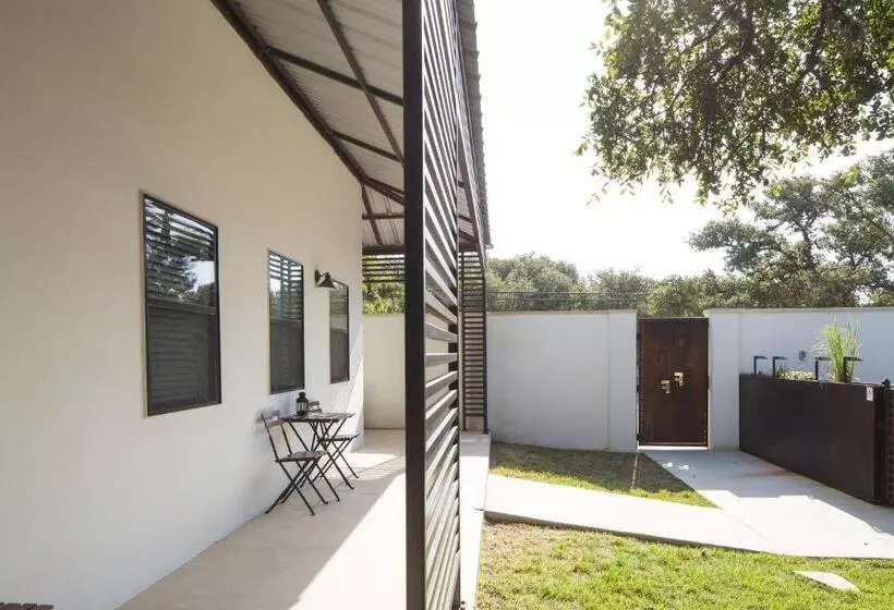 Hotelli Flora And Fauna