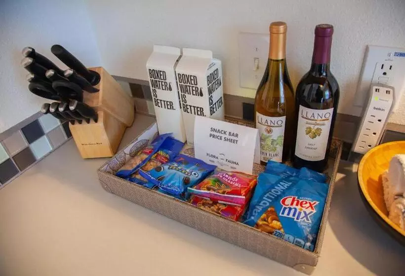 Hotelli Flora And Fauna