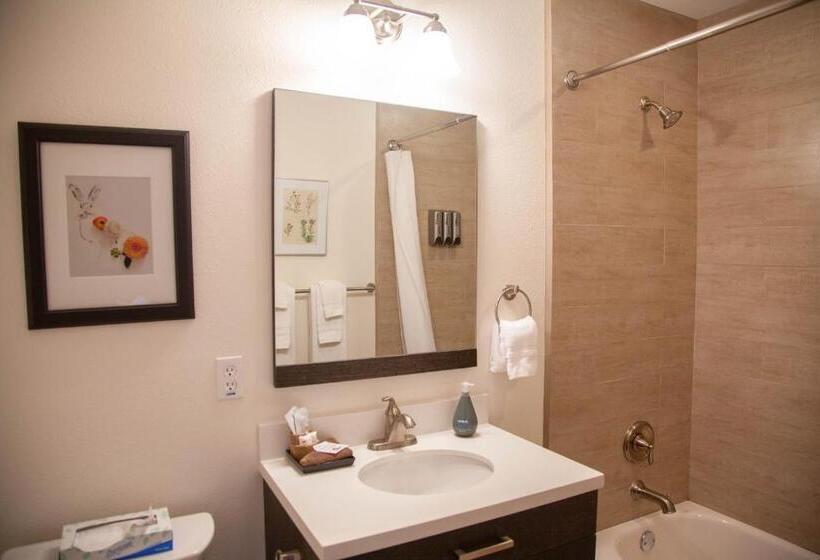 فندق Flora And Fauna