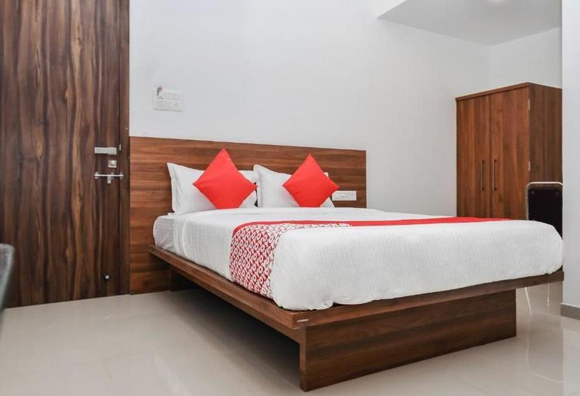 Hotelli Oyo 30317 The Address