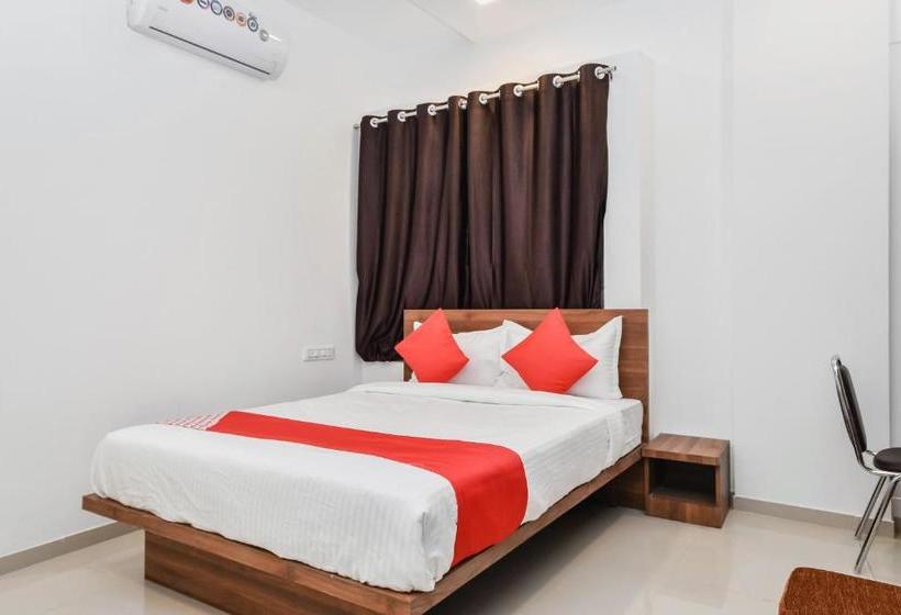 Hotelli Oyo 30317 The Address