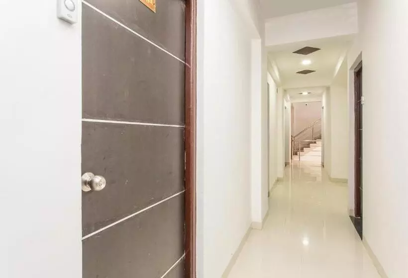 Oyo 26904 Hotel Manjulam Regency