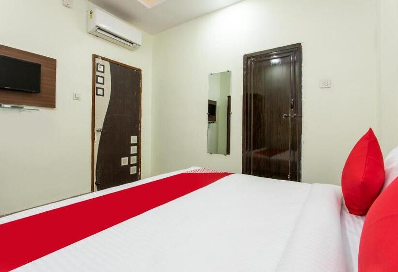 Oyo 26904 Hotel Manjulam Regency