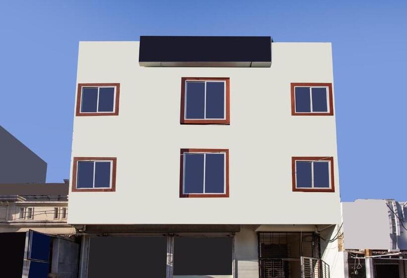 Oyo 26904 Hotel Manjulam Regency