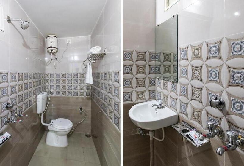 Oyo 26904 Hotel Manjulam Regency