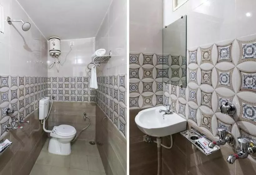 Oyo 26904 Hotel Manjulam Regency