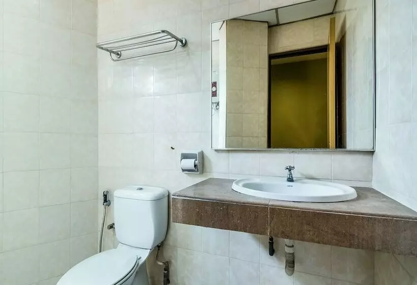 Oyo 828 Comfort Hotel Shah Alam