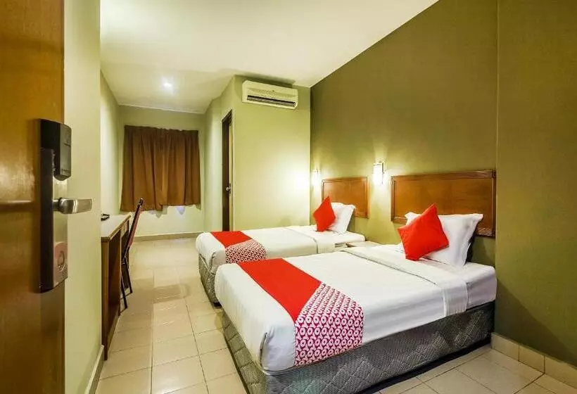 Oyo 828 Comfort Hotel Shah Alam