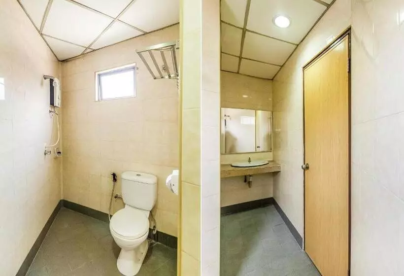 Oyo 828 Comfort Hotel Shah Alam