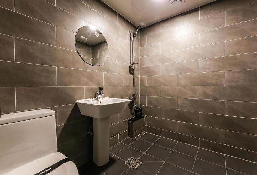 Hotel Brown Dot Cheongju