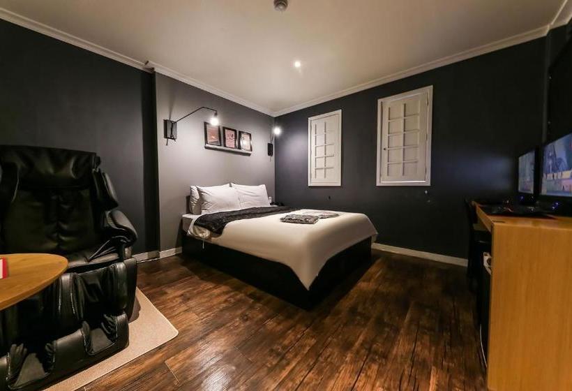 Hotel Brown Dot Cheongju