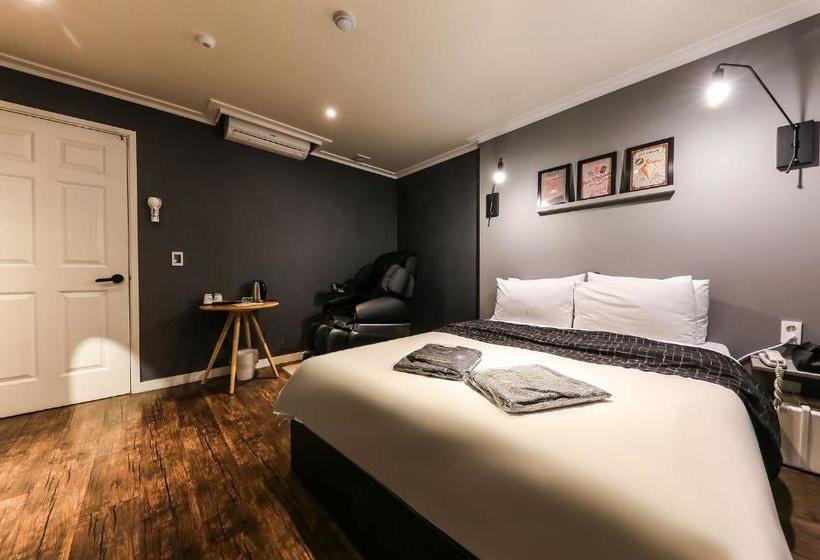 Hotel Brown Dot Cheongju