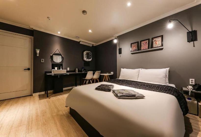 Hotel Brown Dot Cheongju