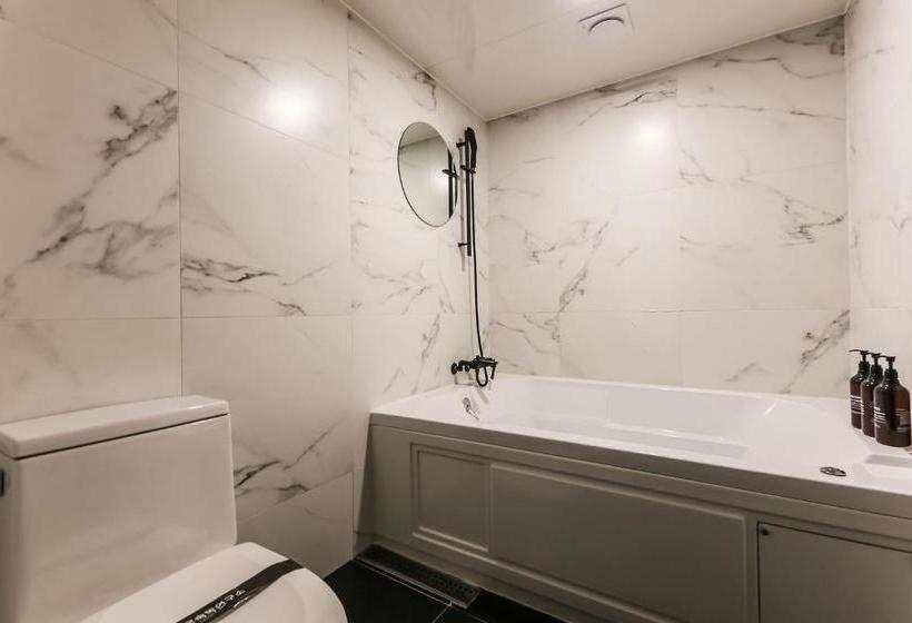 Hotel Brown Dot Cheongju