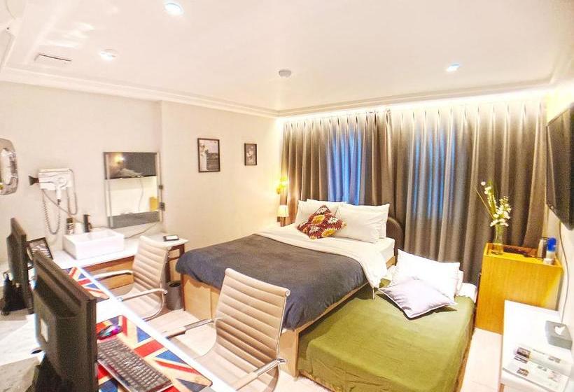 Hotel Brown Dot Cheongju