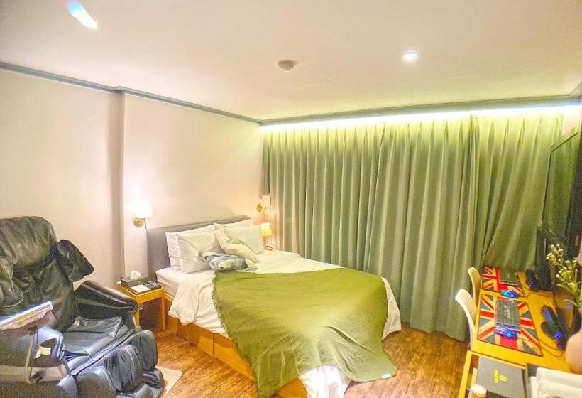 Hotel Brown Dot Cheongju