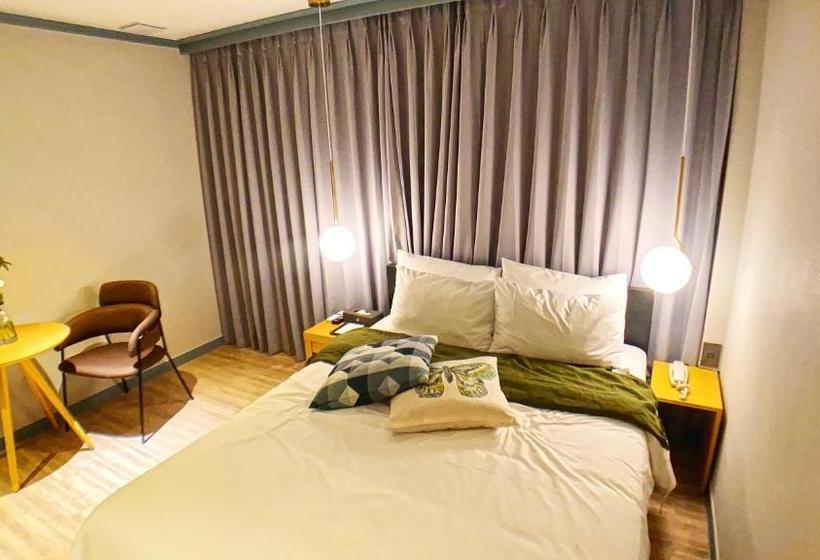 Hotel Brown Dot Cheongju