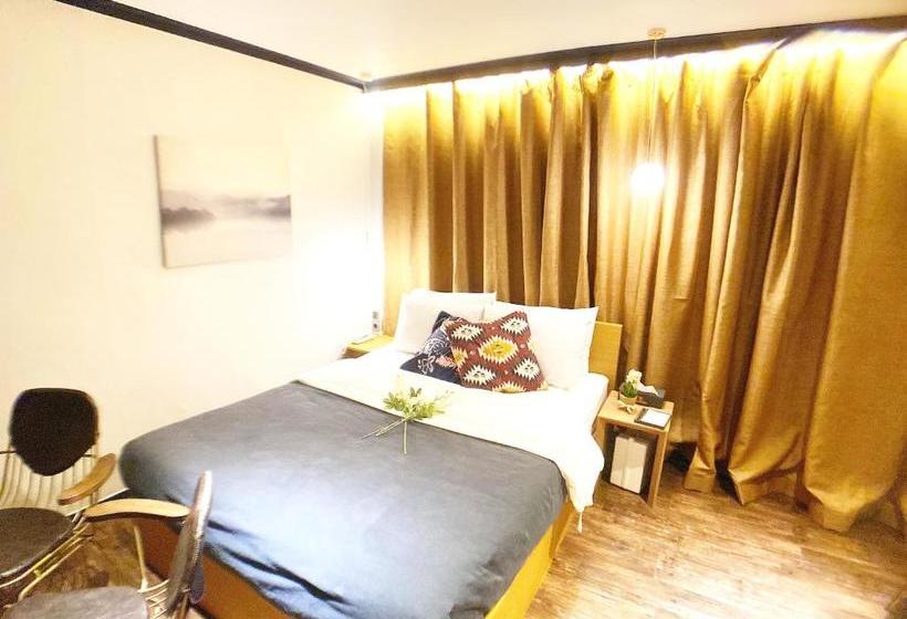 Hotel Brown Dot Cheongju