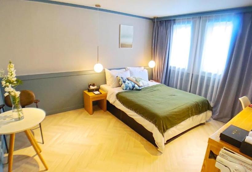 Hotel Brown Dot Cheongju