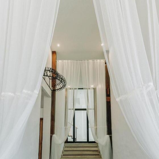 בית מלון כפרי White Wall Riverfront