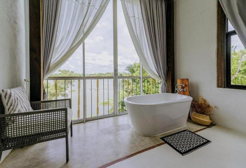 בית מלון כפרי White Wall Riverfront