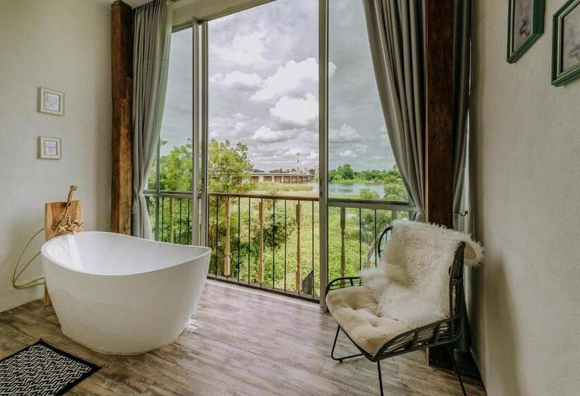 בית מלון כפרי White Wall Riverfront