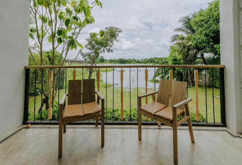 בית מלון כפרי White Wall Riverfront