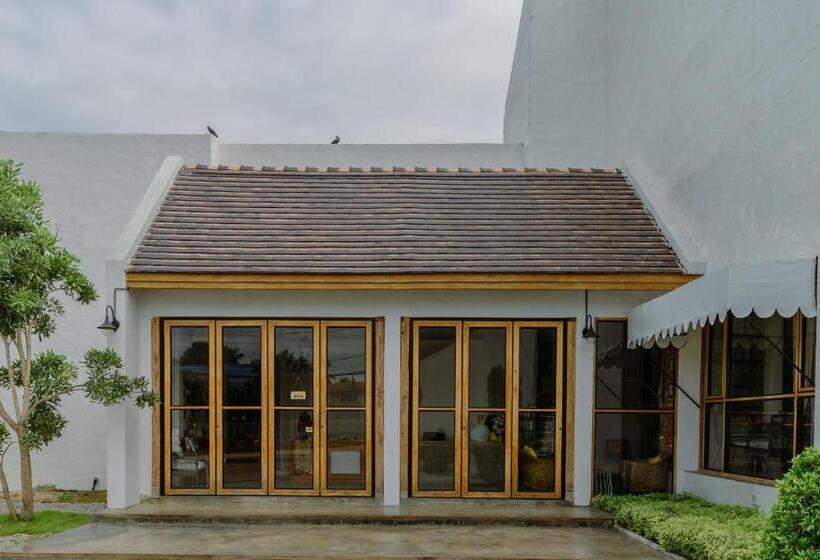 בית מלון כפרי White Wall Riverfront