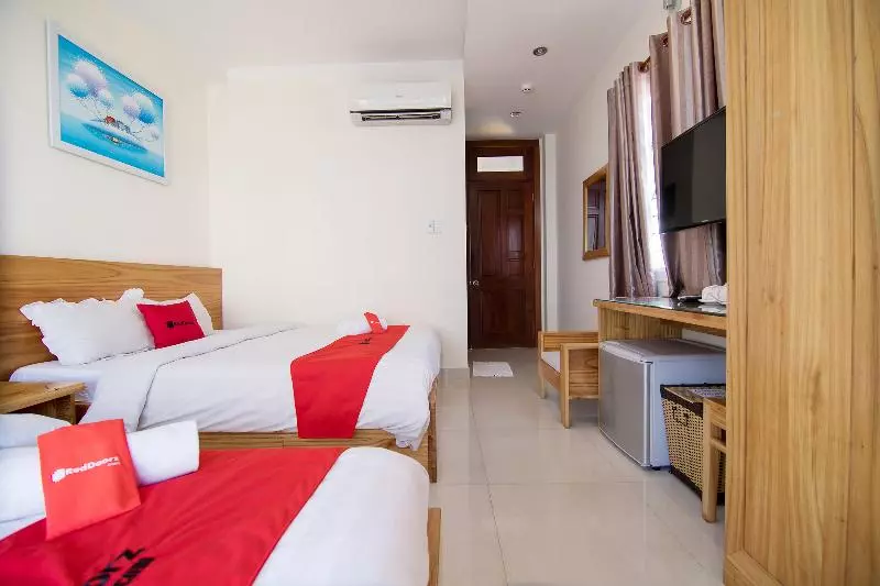 پانسیون Reddoorz @ Bui Vien Walking Street  Hostel