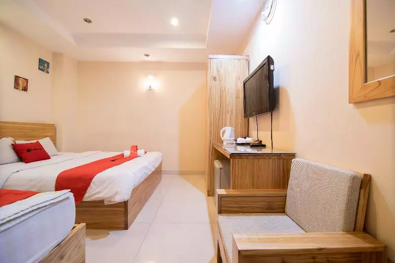 پانسیون Reddoorz @ Bui Vien Walking Street  Hostel