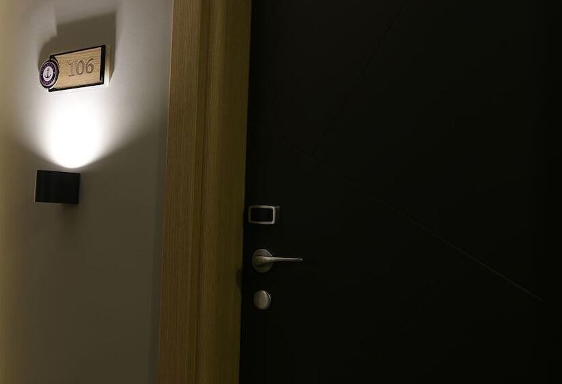 בית מלון כפרי Burhaniye Marina Boutique