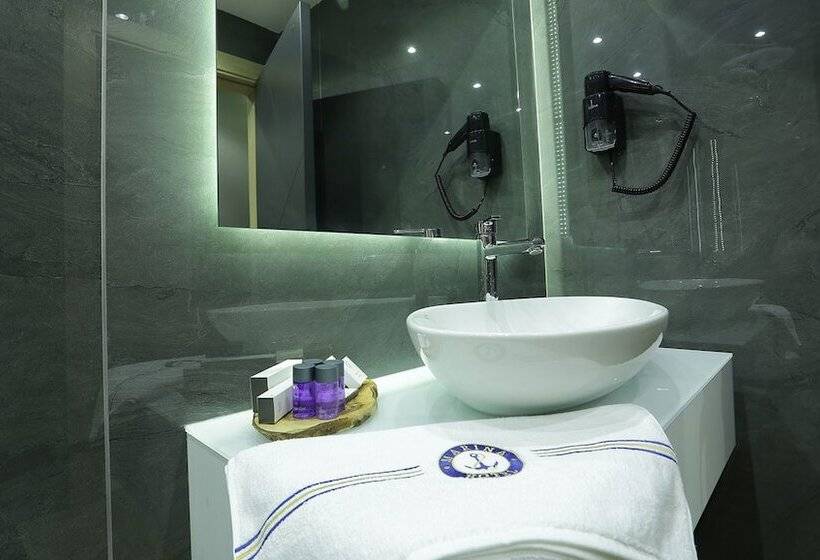 בית מלון כפרי Burhaniye Marina Boutique