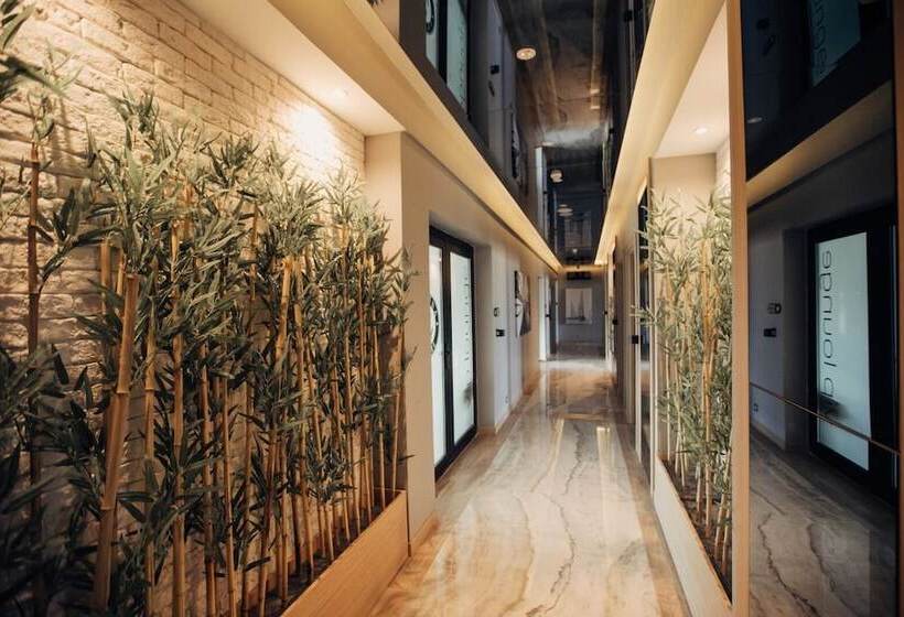 בית מלון כפרי Burhaniye Marina Boutique