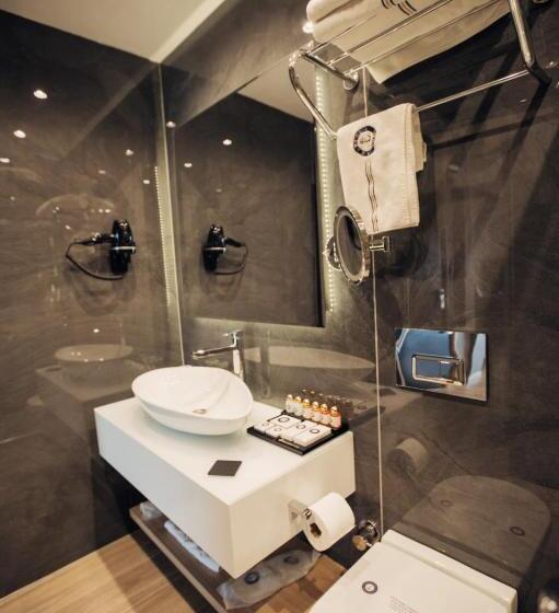 בית מלון כפרי Burhaniye Marina Boutique