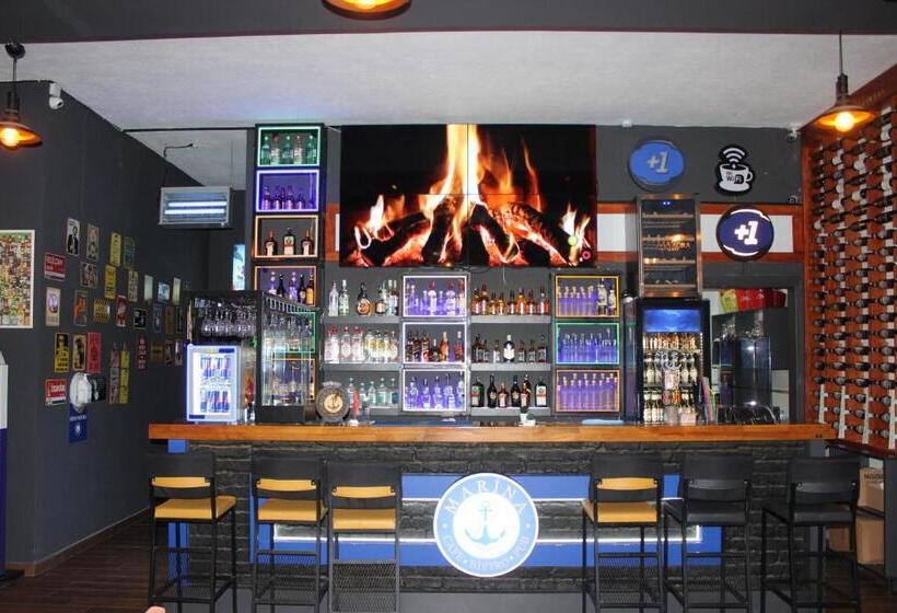 בית מלון כפרי Burhaniye Marina Boutique